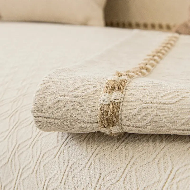 zoom de la housse de canapé en jacquard brodée blanc